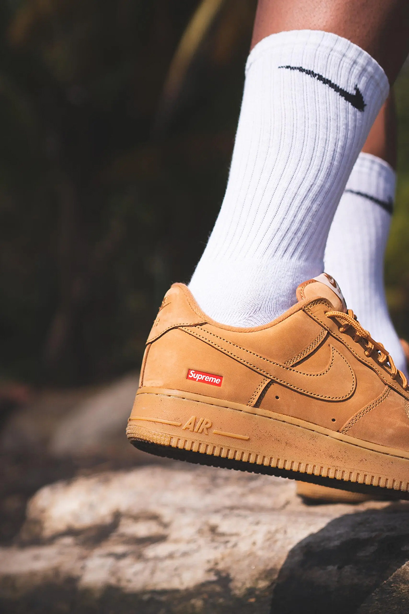 Zapatillas Supreme x Nike Air Force 1 Low - Imagen 15