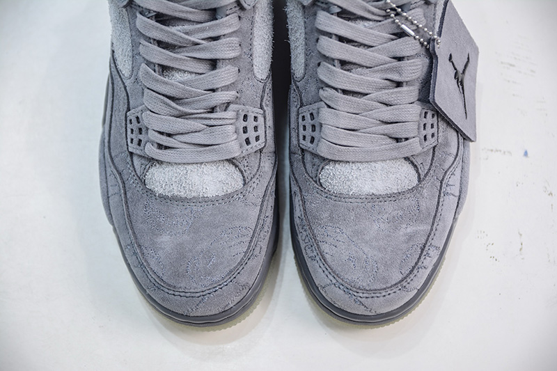 Zapatillas Nike Jordan 4 x Kaws grises - Imagen 12