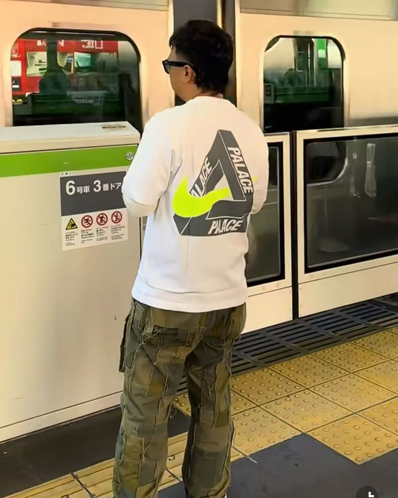 Camiseta Palace x Nike Tri Swoosh Compra uno y llévate otro gratis - Imagen 20