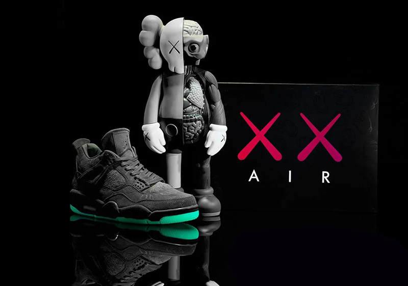 Zapatillas Nike Jordan 4 x Kaws grises - Imagen 4