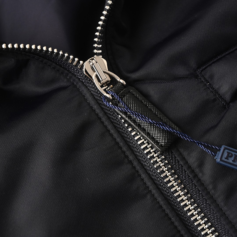 Chaqueta blusón Prada de nailon con capucha desmontable - Imagen 7