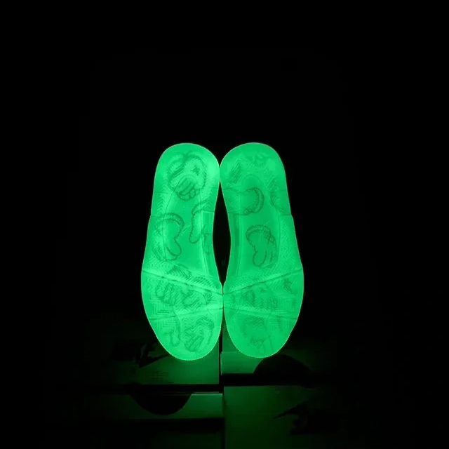 Zapatillas Nike Jordan 4 x Kaws grises - Imagen 5