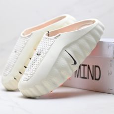 Mules Nike Mind 001 Pregame-Vela/Hipercarmesí