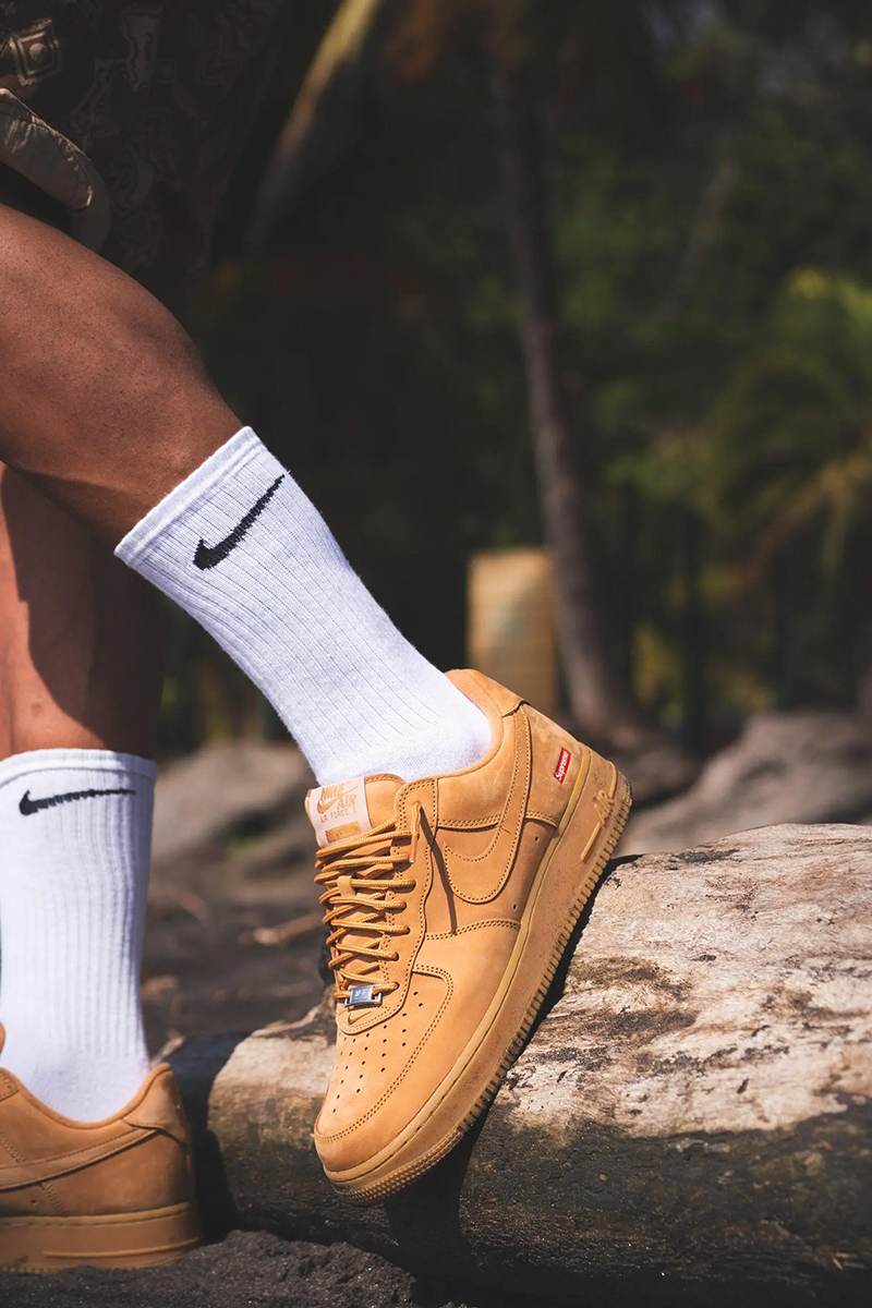 Zapatillas Supreme x Nike Air Force 1 Low - Imagen 14